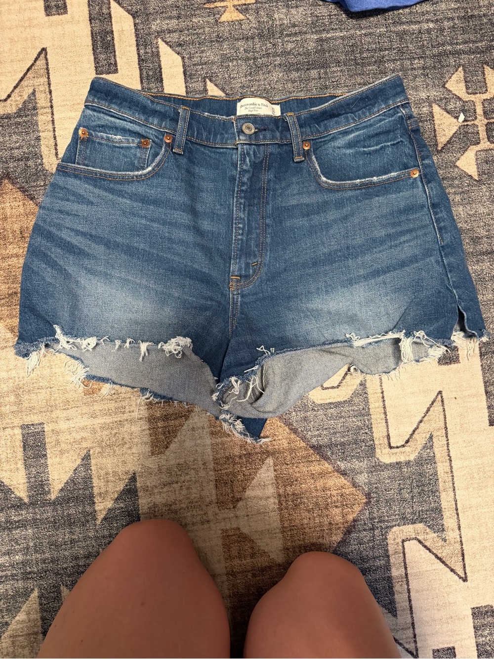 Abercrombie & Fitch Curve Love cut off high rise shorts